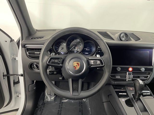 New 2025 Porsche Macan image 39