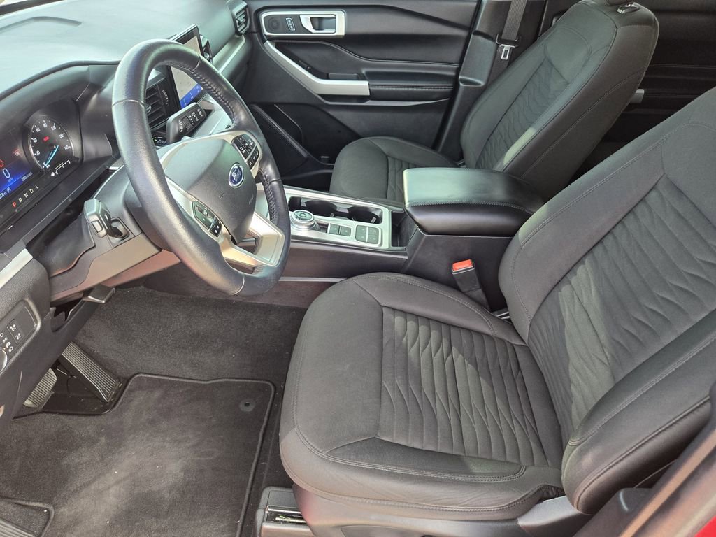 Used 2021 Ford Explorer XLT image 10