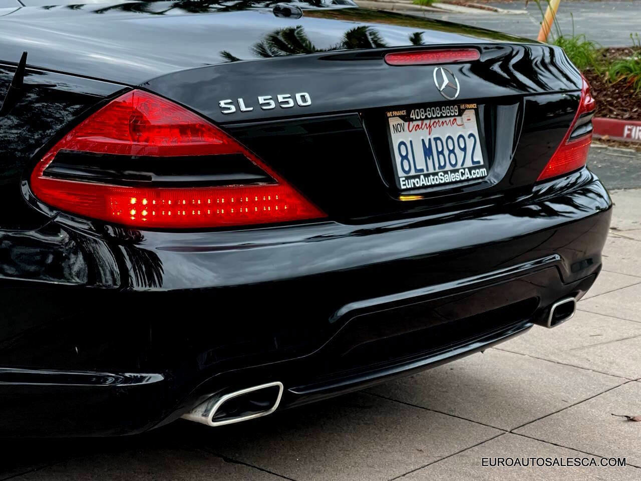 Used 2011 Mercedes-Benz SL 550 image 12