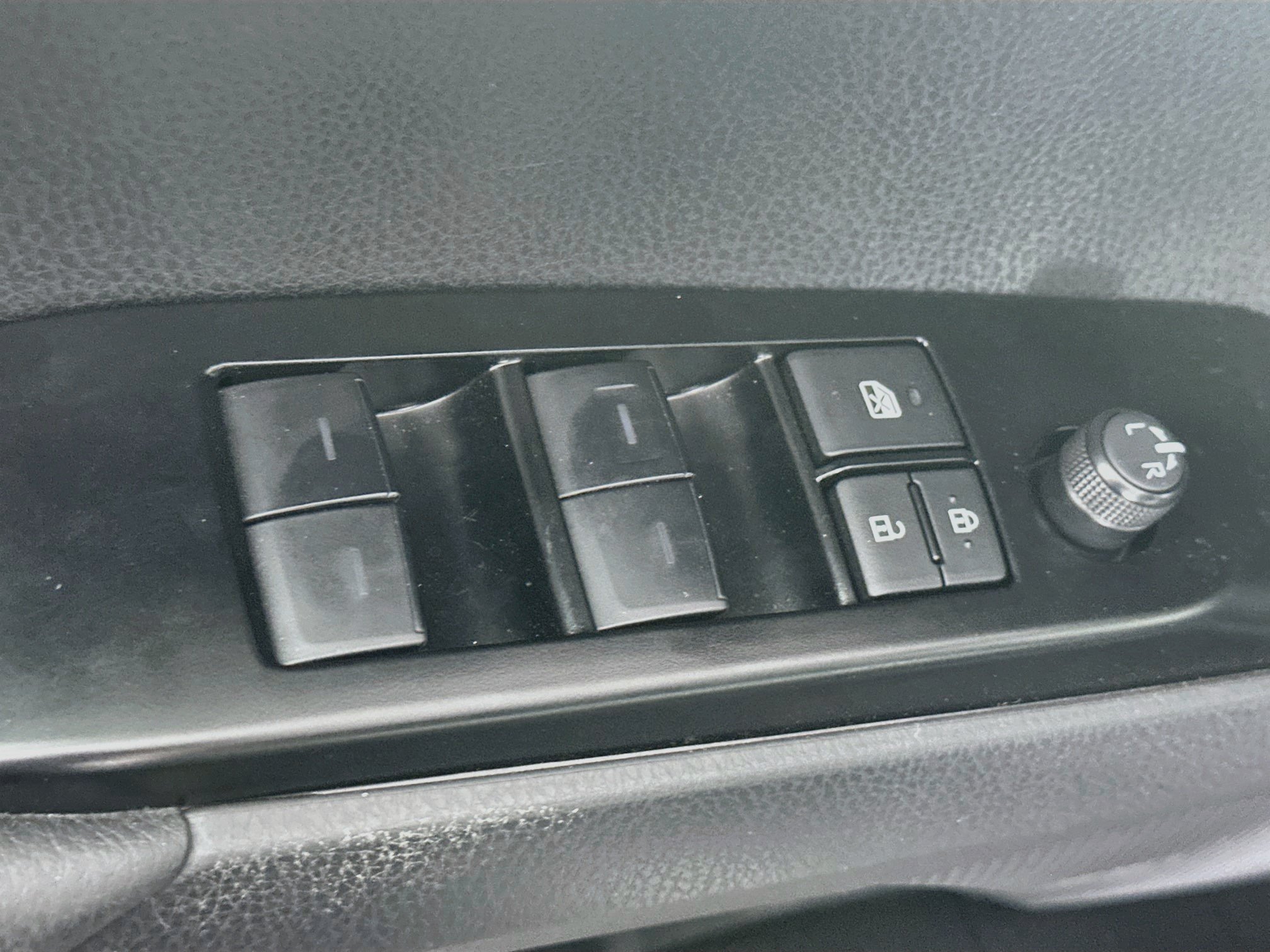 Used 2026 Toyota Camry SE w/ Convenience Package FWD image 15