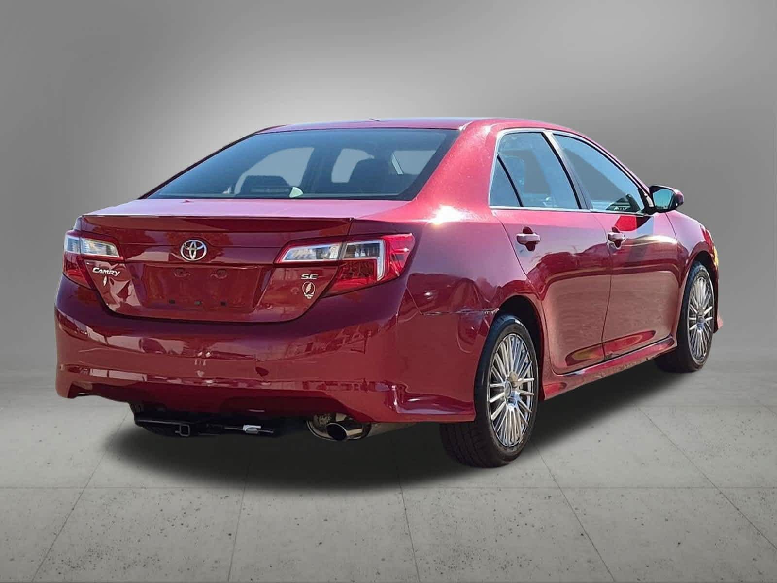 Used 2013 Toyota Camry SE FWD image 6