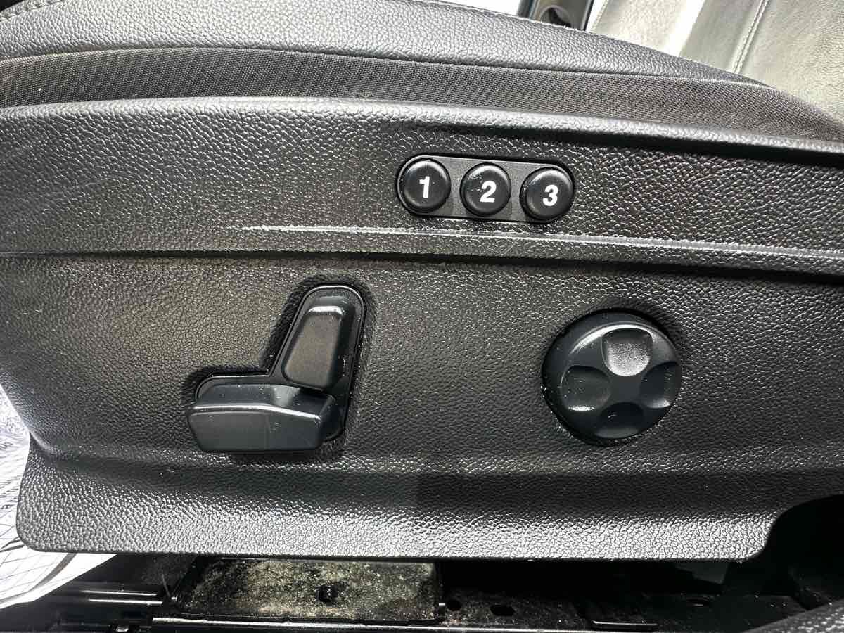 Used 2017 Alfa Romeo Giulia AWD image 13