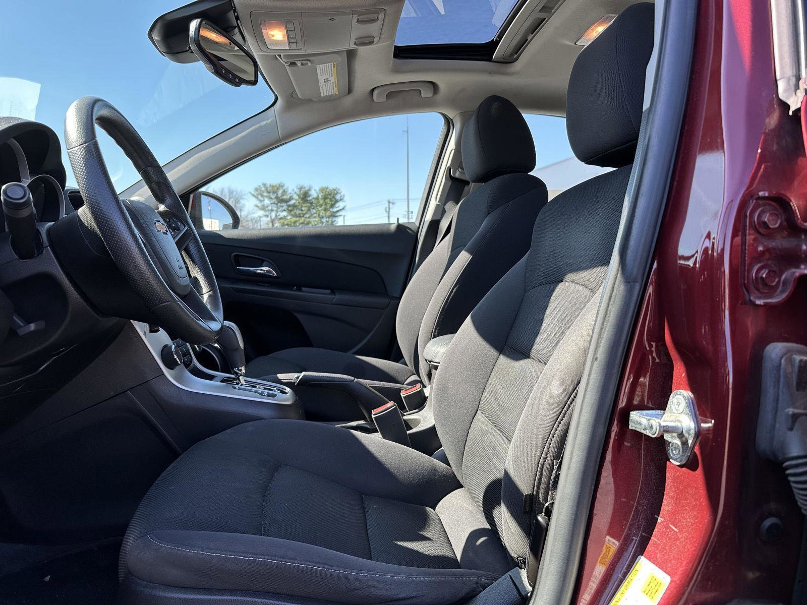 Used 2015 Chevrolet Cruze LT w/ Sun And Sound Package image 11