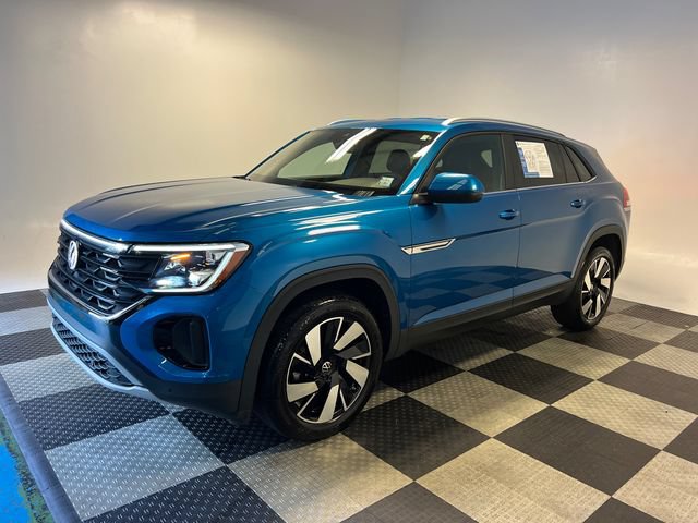 Certified 2024 Volkswagen Atlas Cross Sport SE FWD image 3