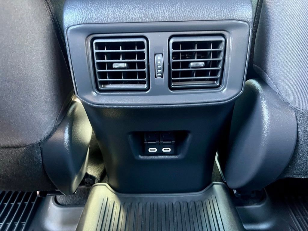 Used 2024 Toyota RAV4 SE w/ Weather & Moonroof Package image 27