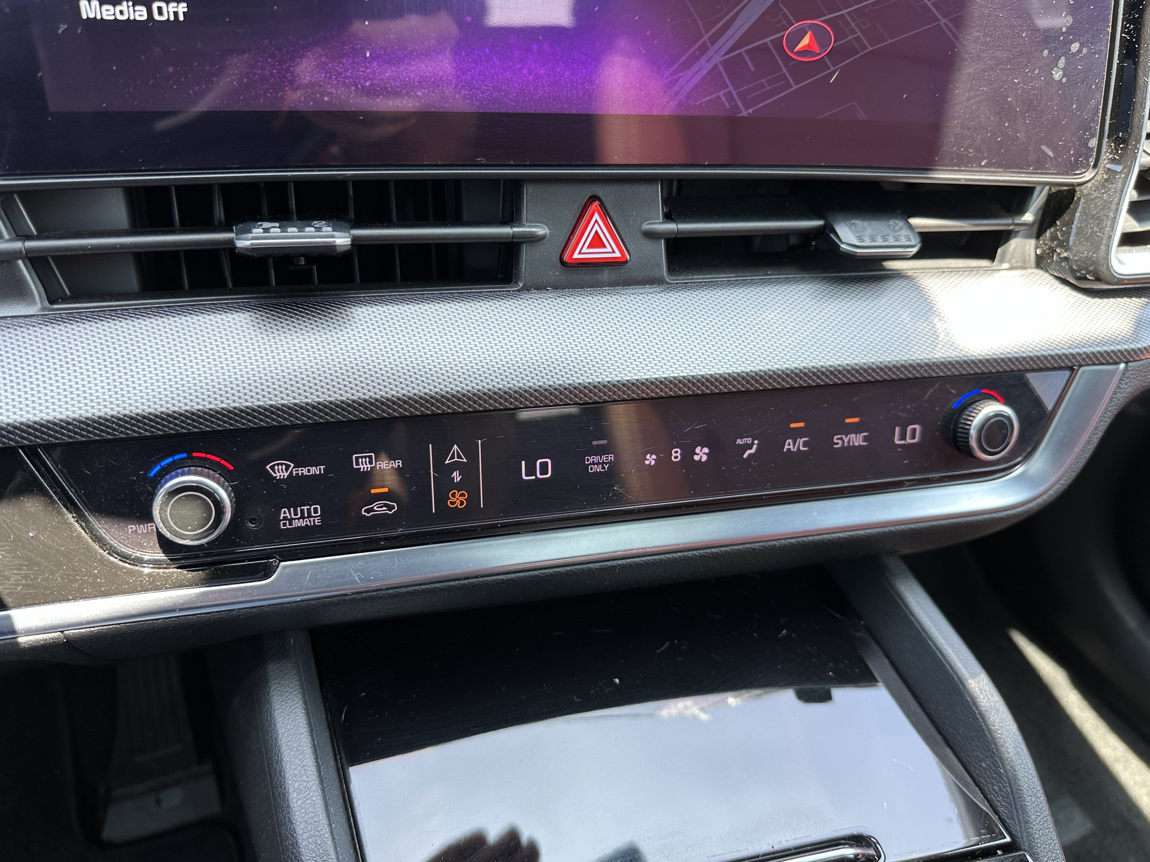 Certified 2025 Kia Sportage SX Prestige AWD/4WD image 30