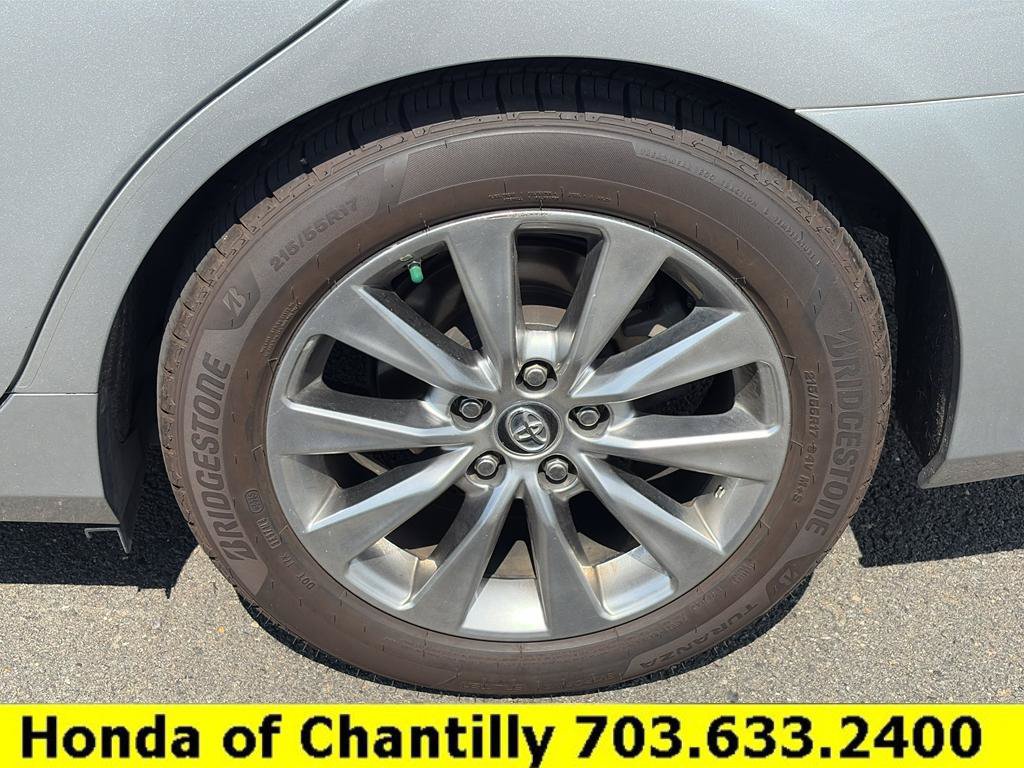 Used 2016 Toyota Camry XLE w/ Moonroof Package FWD image 31