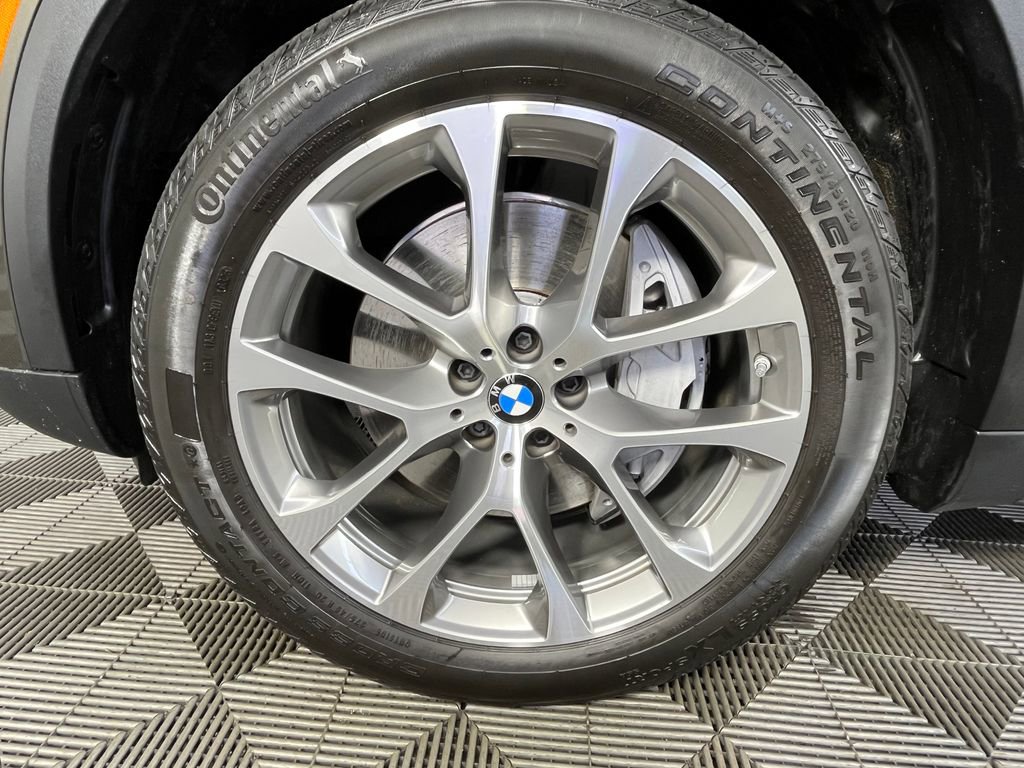 Certified 2026 BMW X5 xDrive50e w/ Executive Package image 12