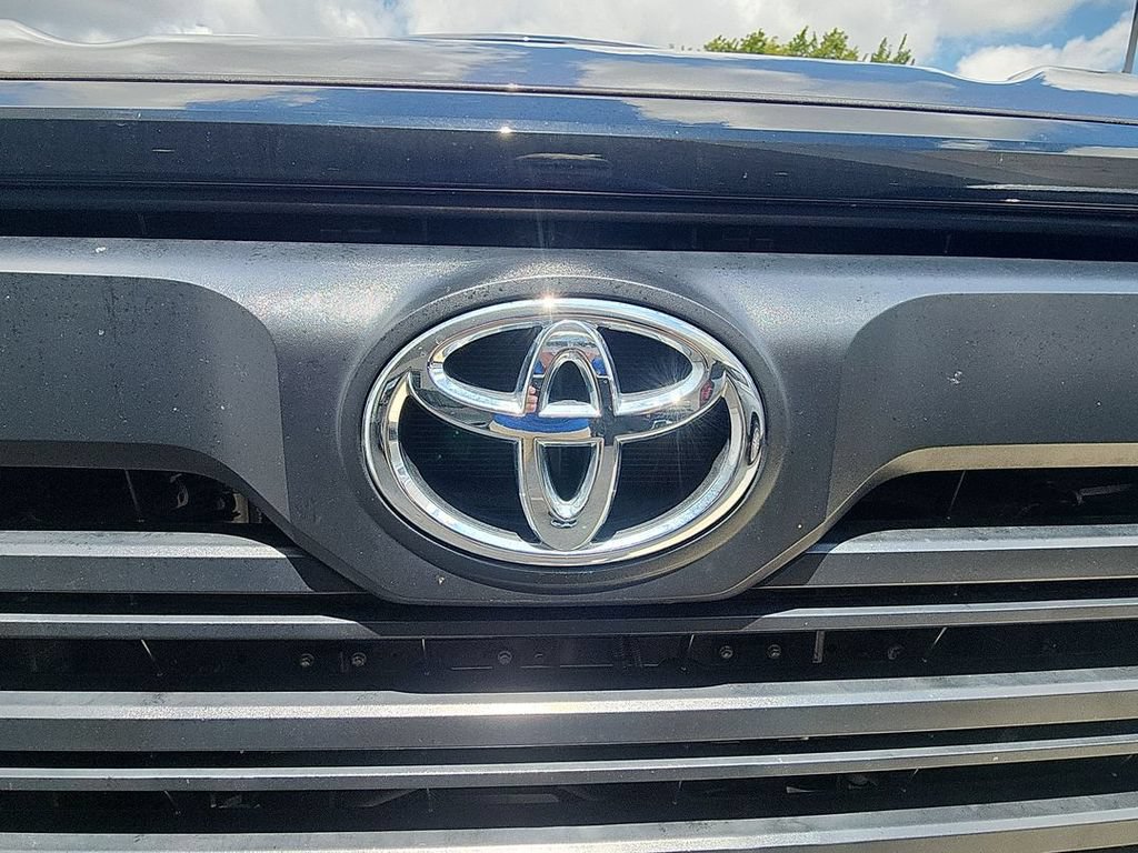 Used 2025 Toyota Tundra SR w/ SR Tow Package AWD/4WD image 30
