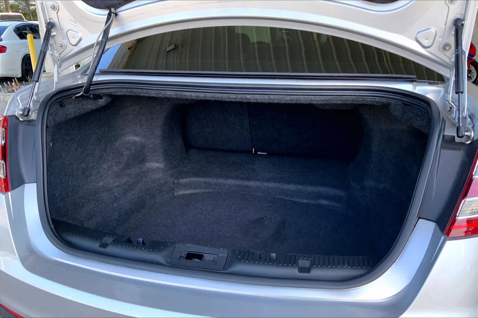Used 2014 Ford Taurus Limited FWD image 31
