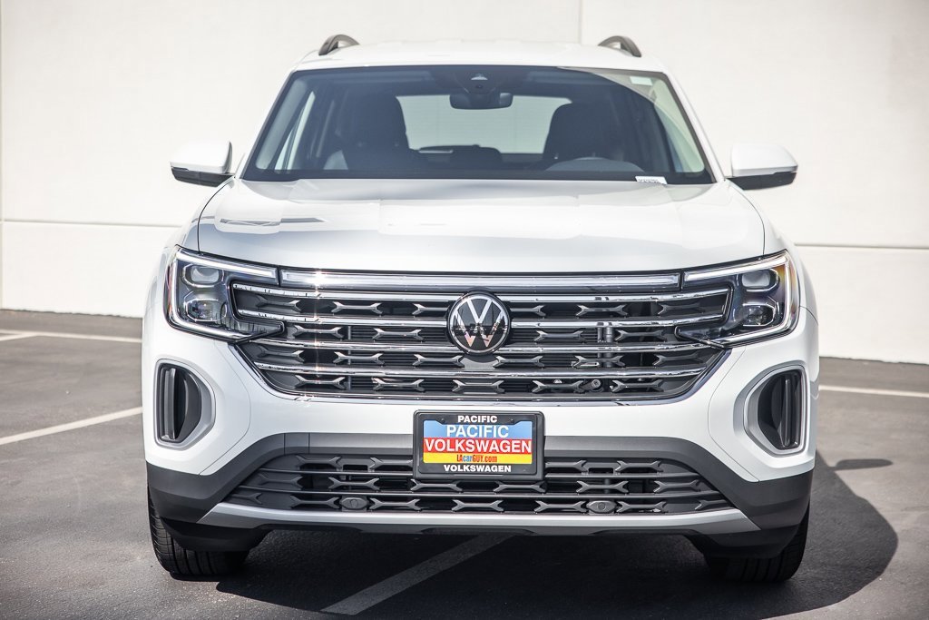 New 2026 Volkswagen Atlas SE image 2