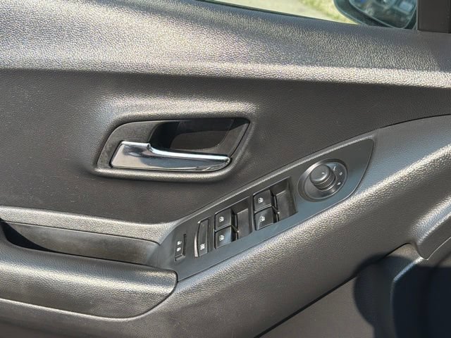 Used 2022 Chevrolet Trax LT w/ Driver Confidence Package AWD/4WD image 19