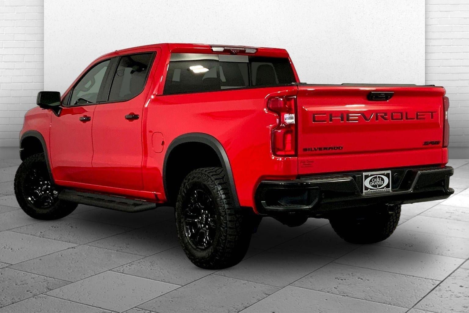 Used 2025 Chevrolet Silverado 1500 ZR2 w/ Technology Package image 11