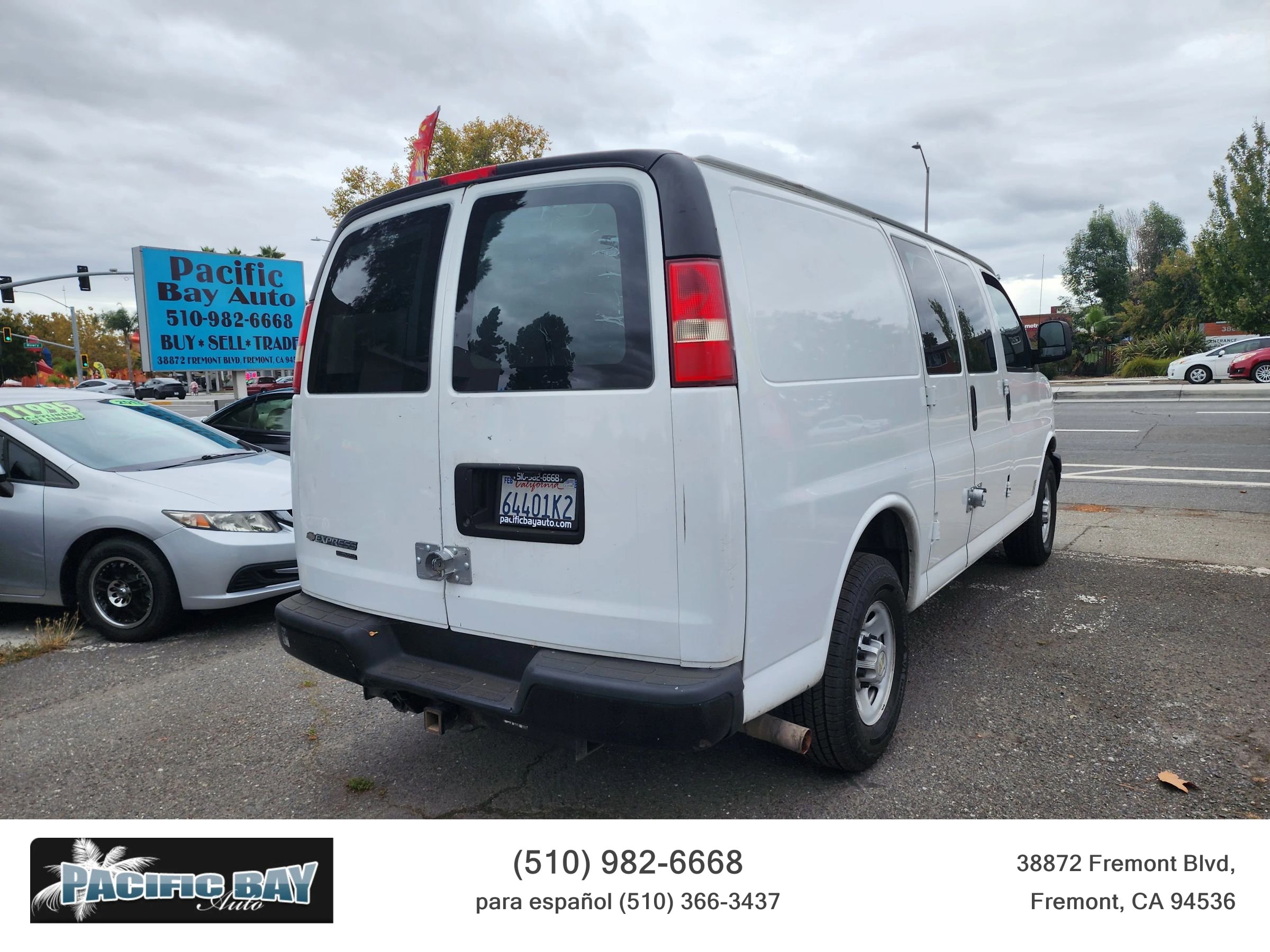 Used 2012 Chevrolet Express 2500 image 7