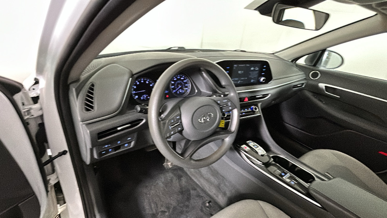 Used 2020 Hyundai Sonata SE w/ Cargo Package FWD image 17
