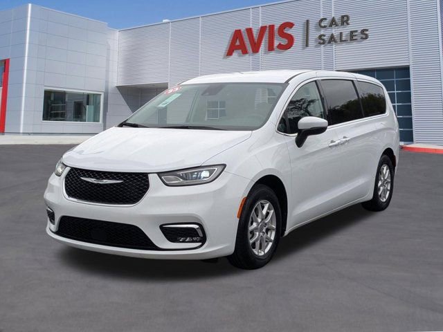 Used 2023 Chrysler Pacifica Touring-L image 1