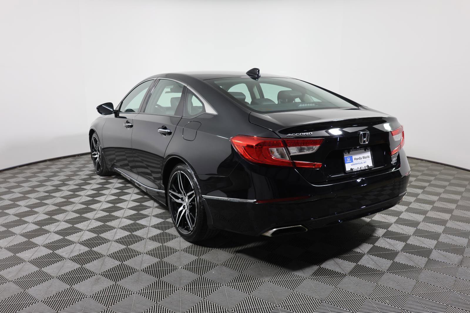 Used 2021 Honda Accord Touring image 7