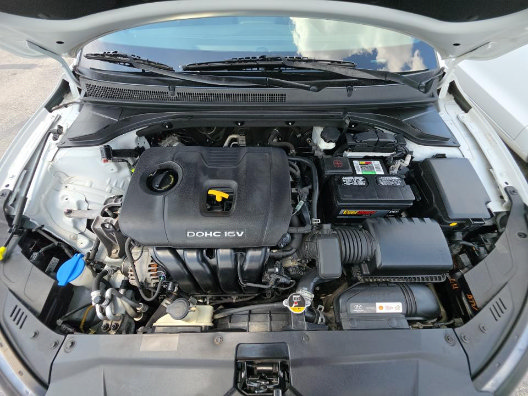 Used 2019 Hyundai Veloster 2.0 FWD image 7