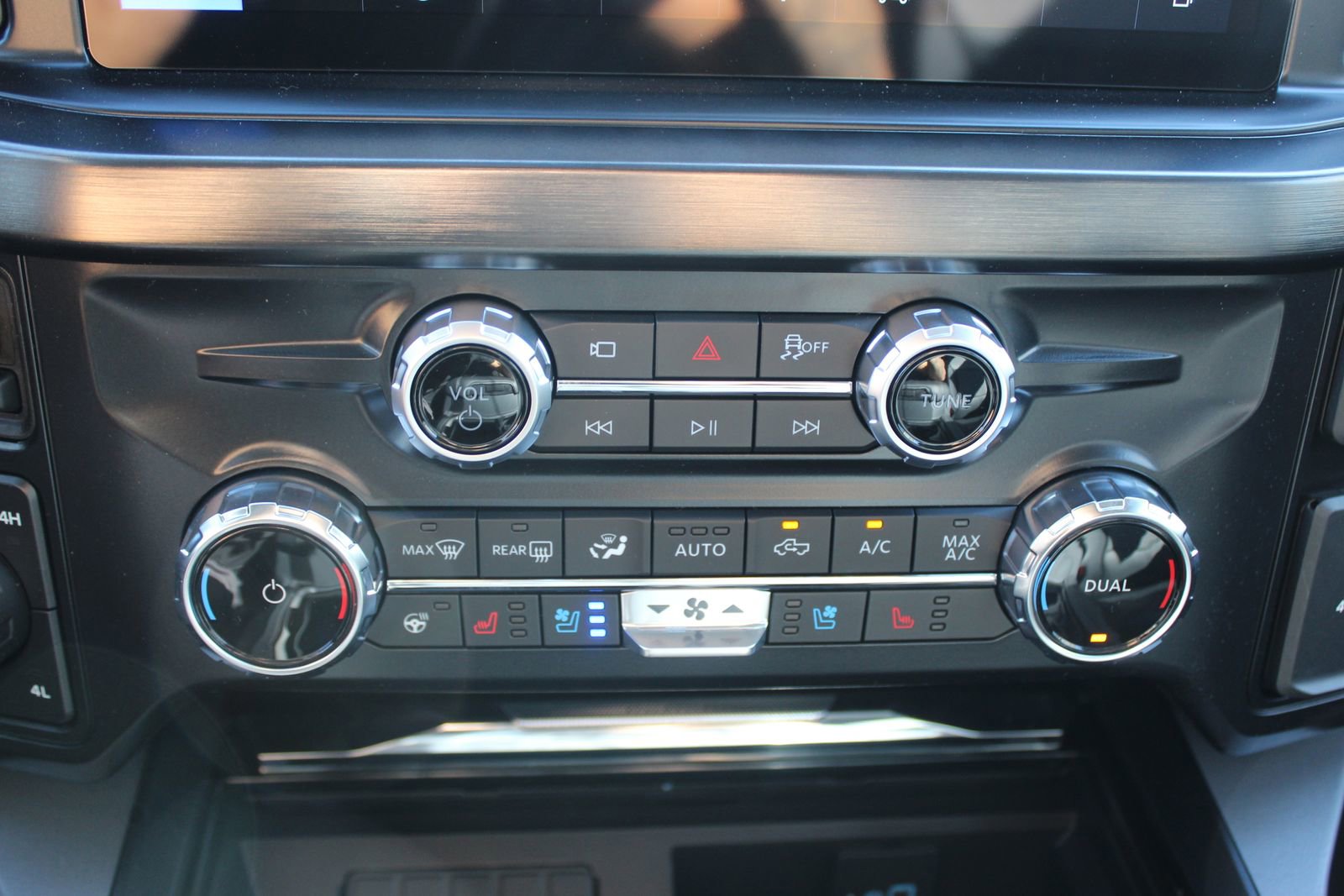 New 2026 Ford F250 Lariat w/ Tremor Off-Road Package image 29