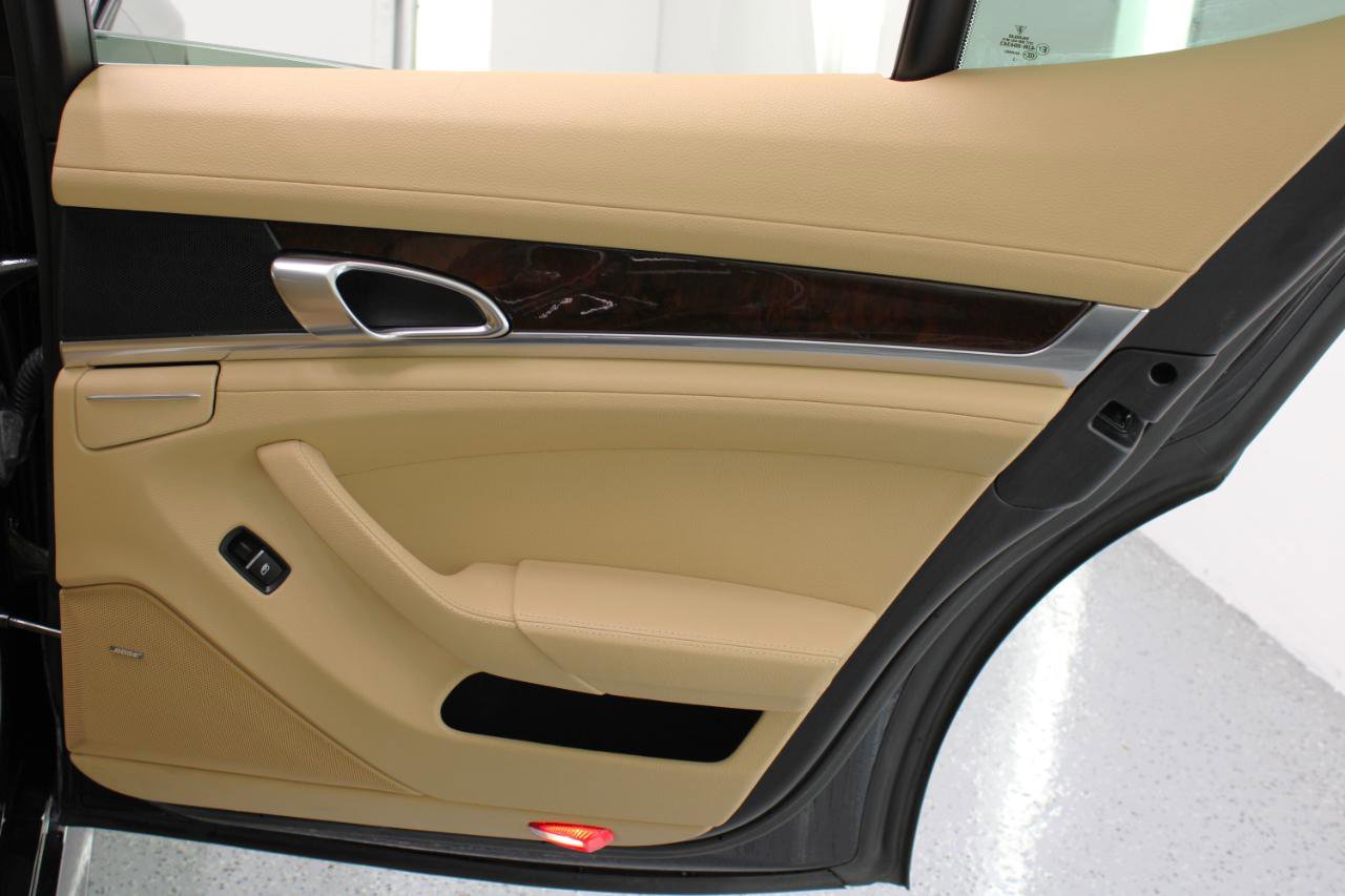 Used 2014 Porsche Panamera S image 47