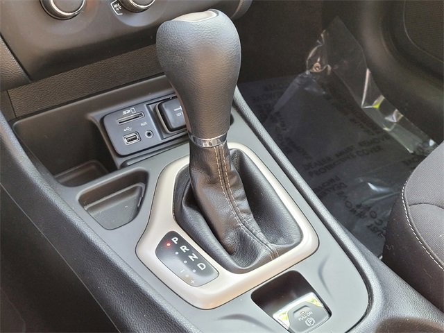 Used 2017 Jeep Cherokee Sport image 24