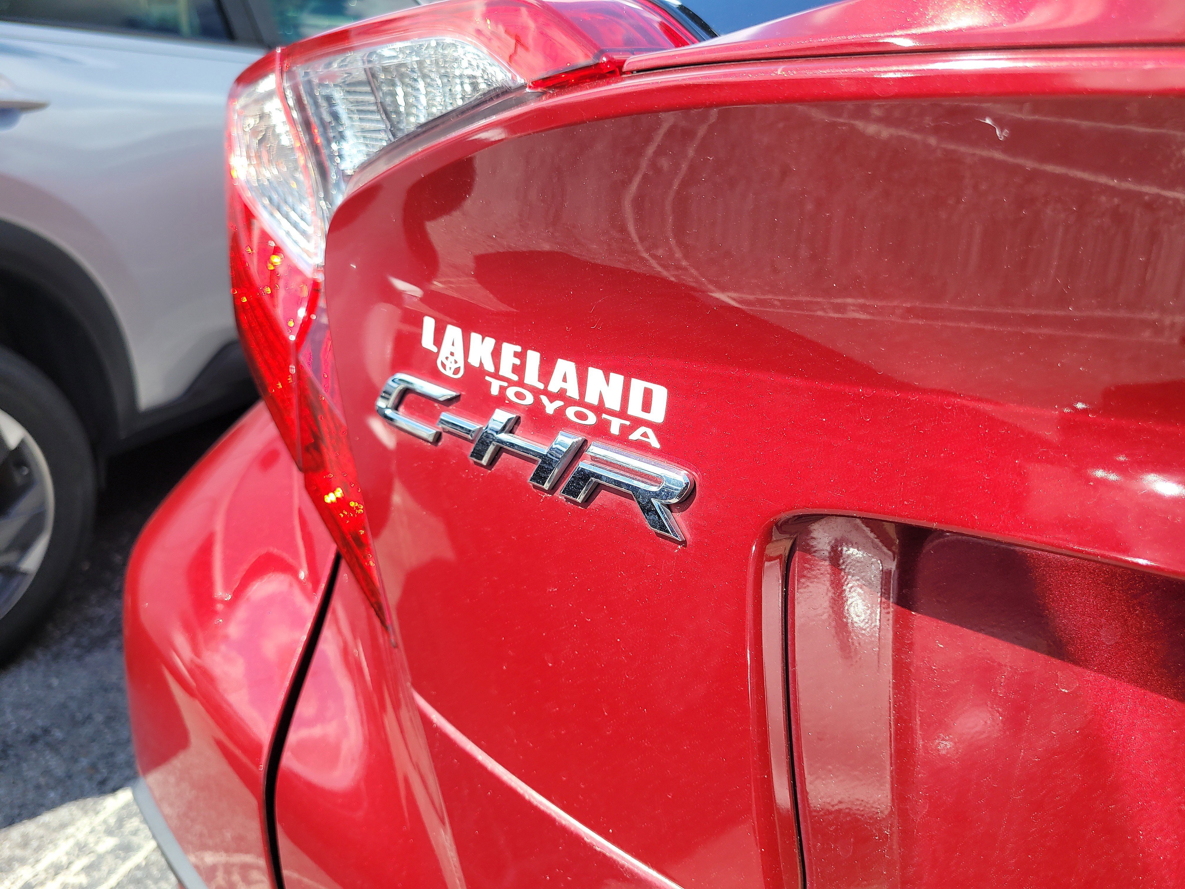 Used 2019 Toyota C-HR XLE FWD image 11