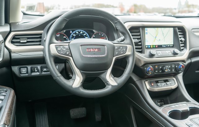 Used 2023 GMC Acadia Denali w/ Black Diamond Edition image 16