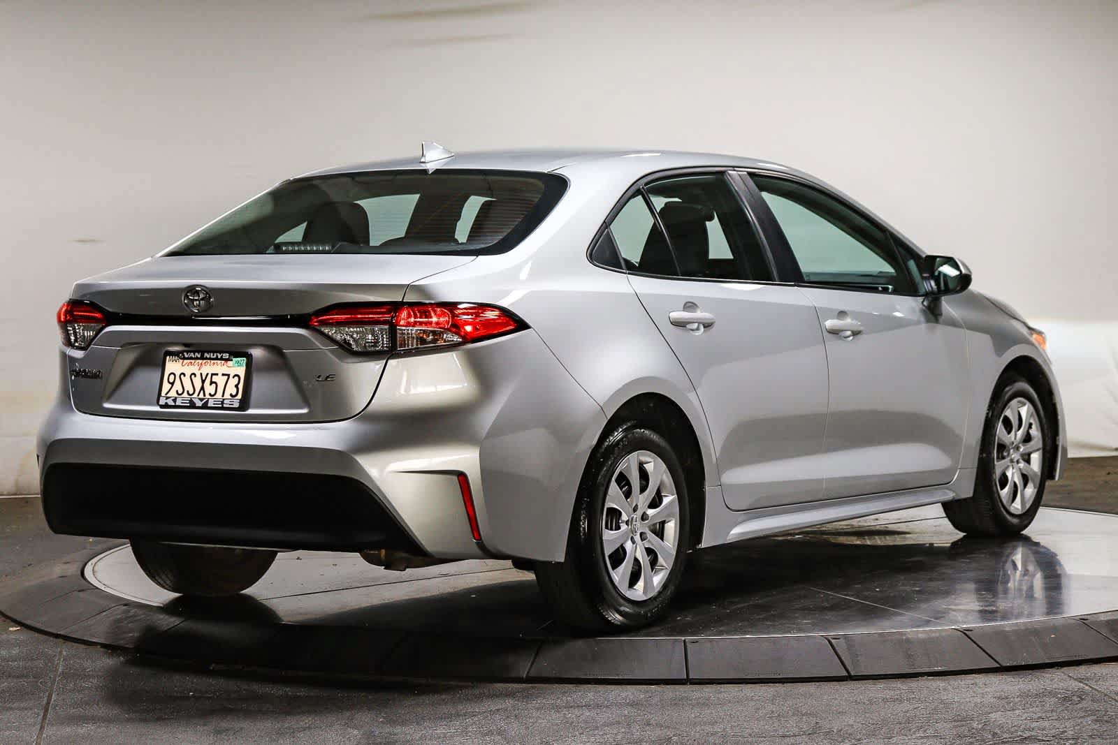Certified 2025 Toyota Corolla LE FWD image 5