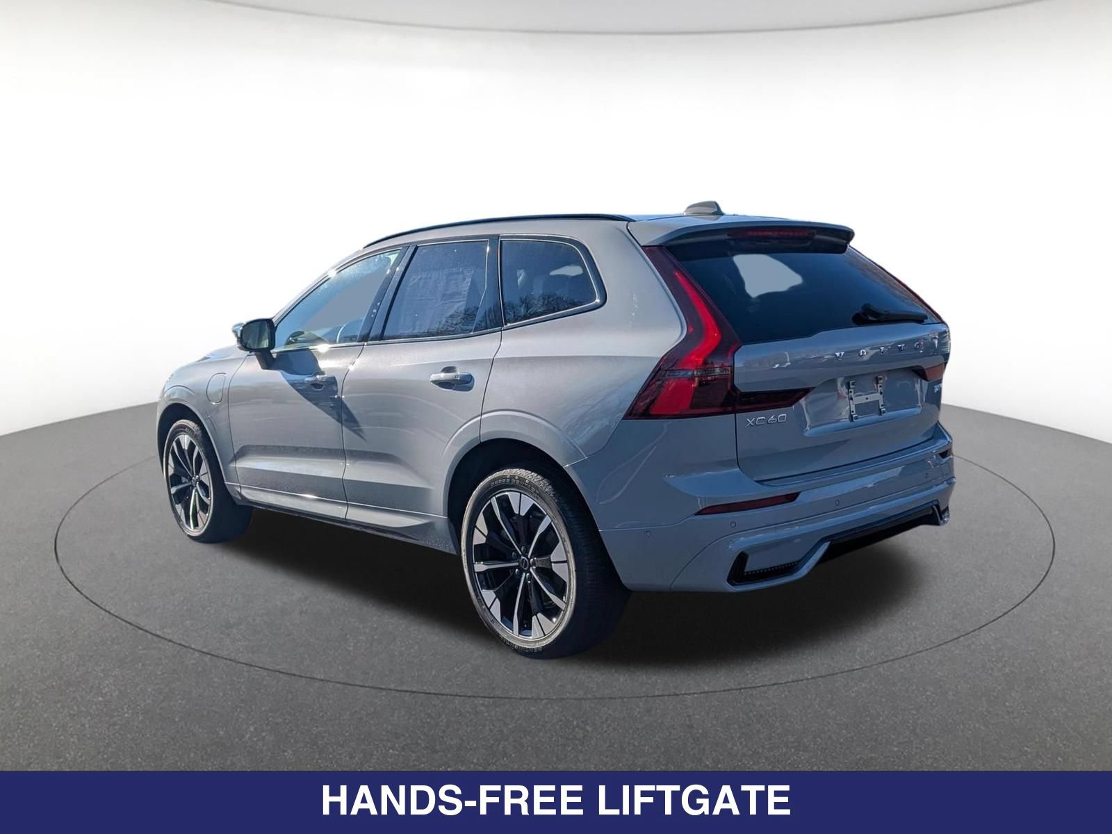 New 2026 Volvo XC60 T8 Plus w/ Protection Package Premier AWD/4WD image 6