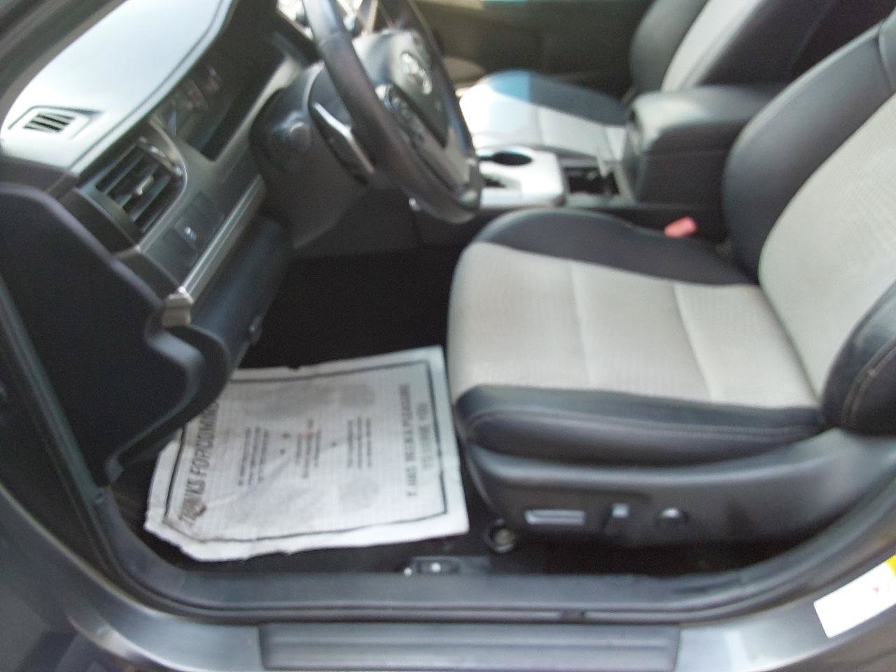 Used 2013 Toyota Camry SE FWD image 18