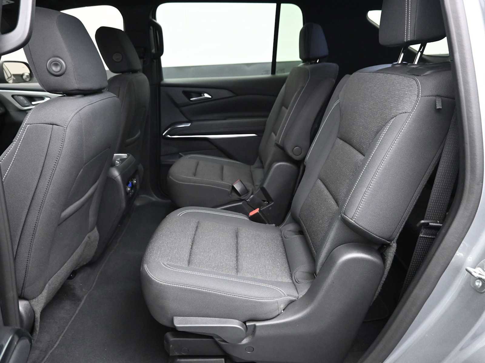 Used 2024 Chevrolet Traverse LT image 11