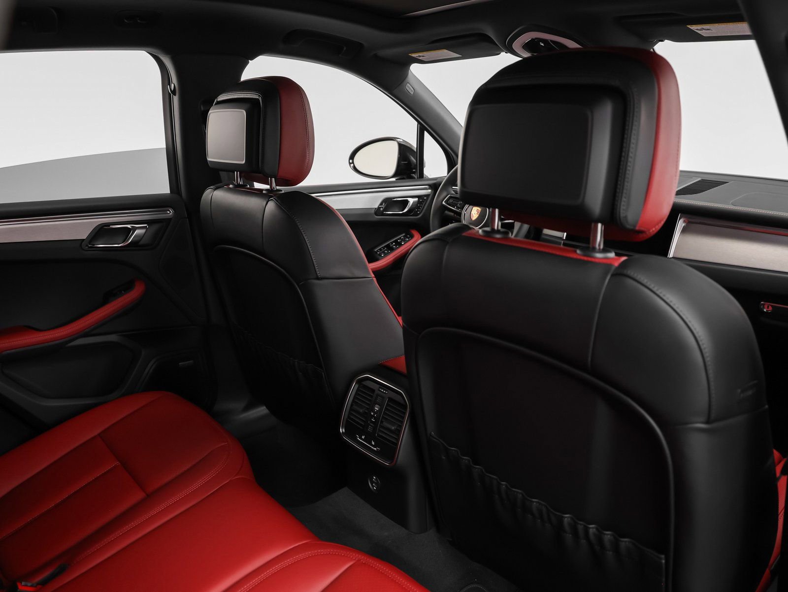 Certified 2025 Porsche Macan image 25