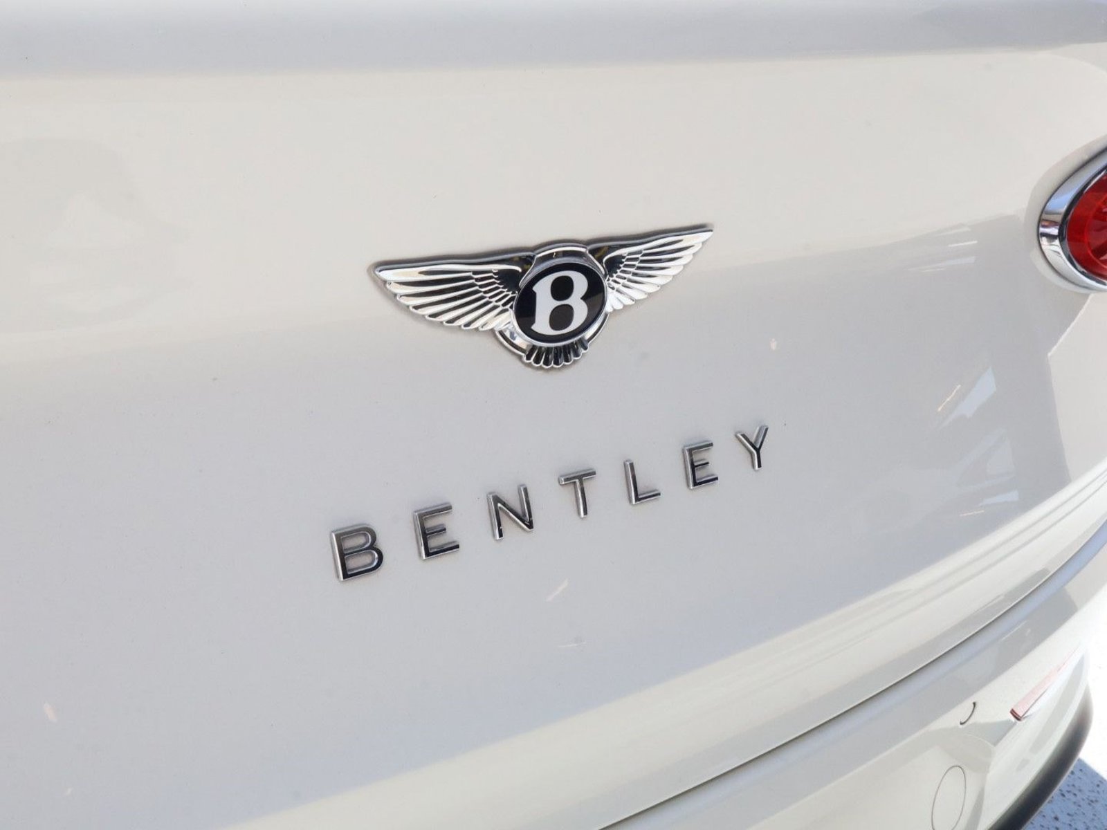 Certified 2023 Bentley Bentayga Extended Wheelbase AWD/4WD image 12