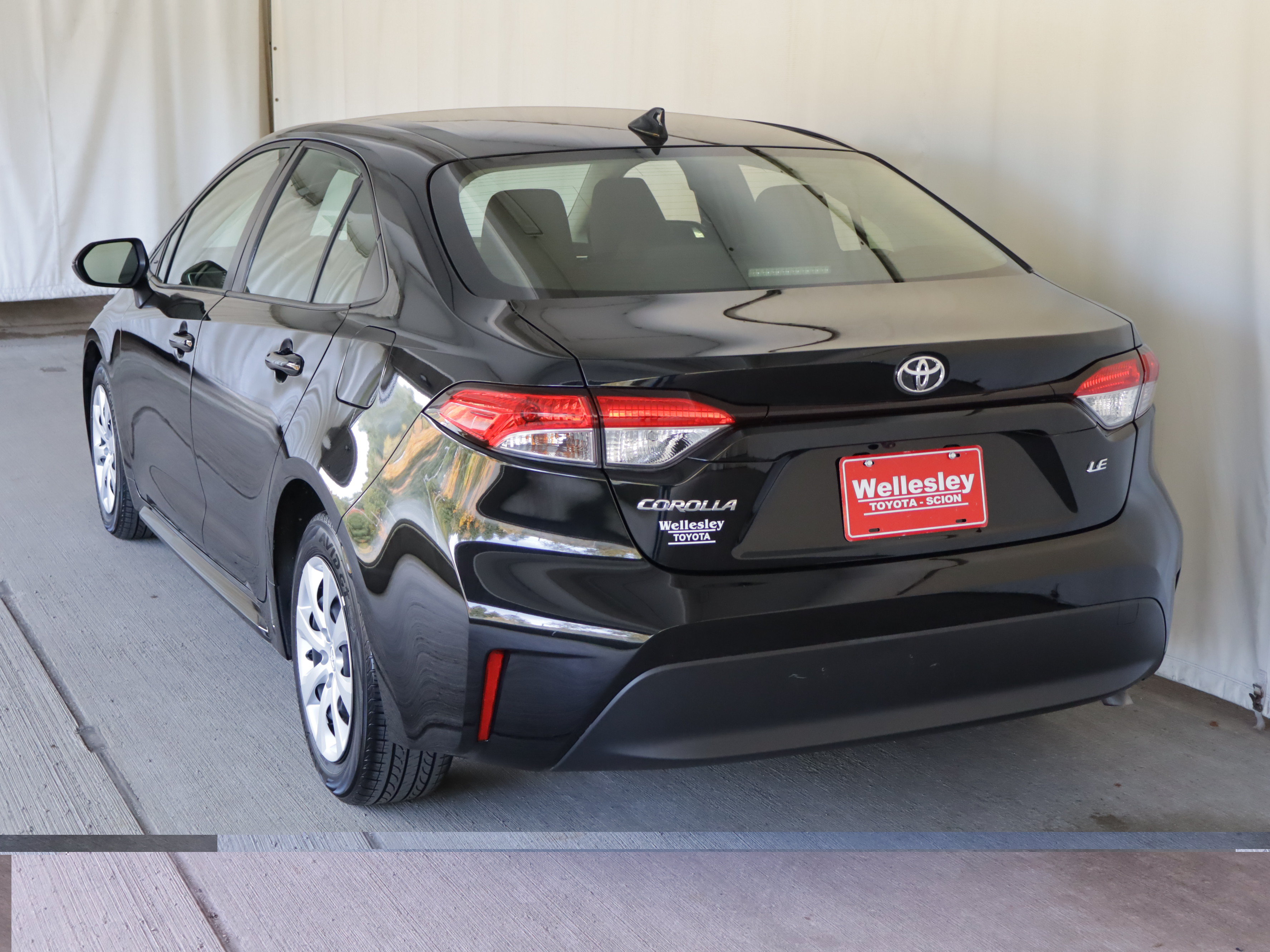 Used 2023 Toyota Corolla LE w/ Carpet Mat Package (TMS) FWD image 24