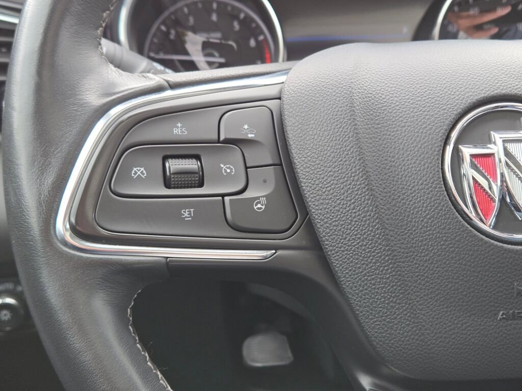 Used 2022 Buick Encore GX Essence w/ Experience Buick Package image 36