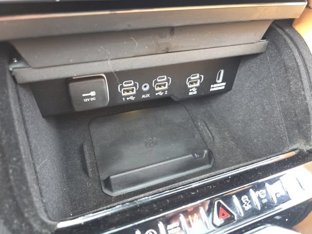 Used 2025 Jeep Grand Wagoneer L Series III w/ Rear Seat Video Group 1 AWD/4WD image 29