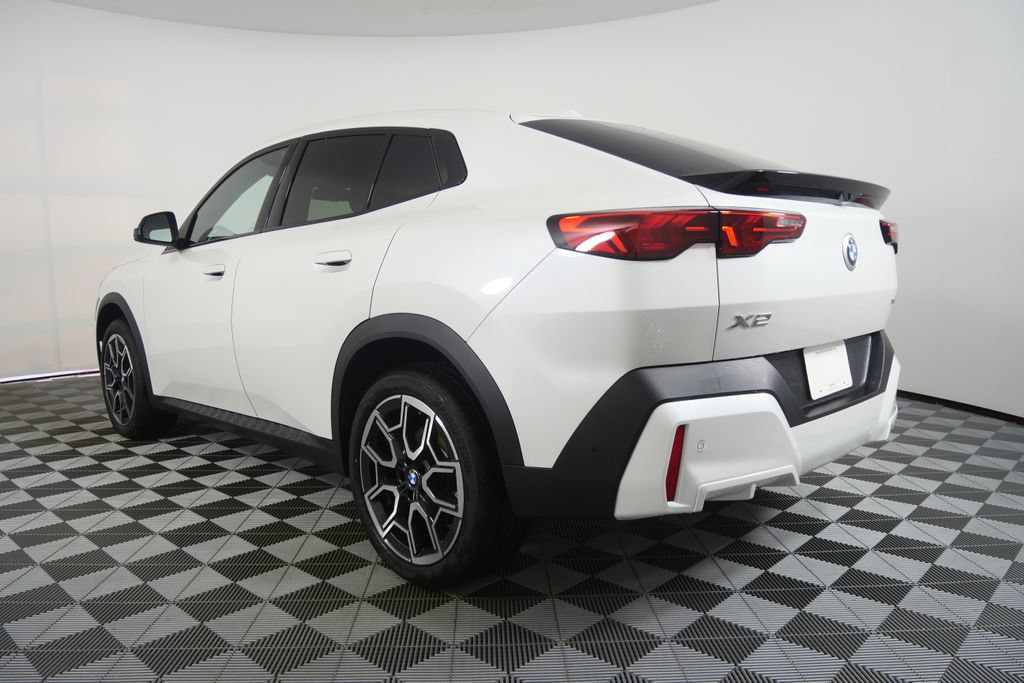 Certified 2025 BMW X2 xDrive28i AWD/4WD image 3