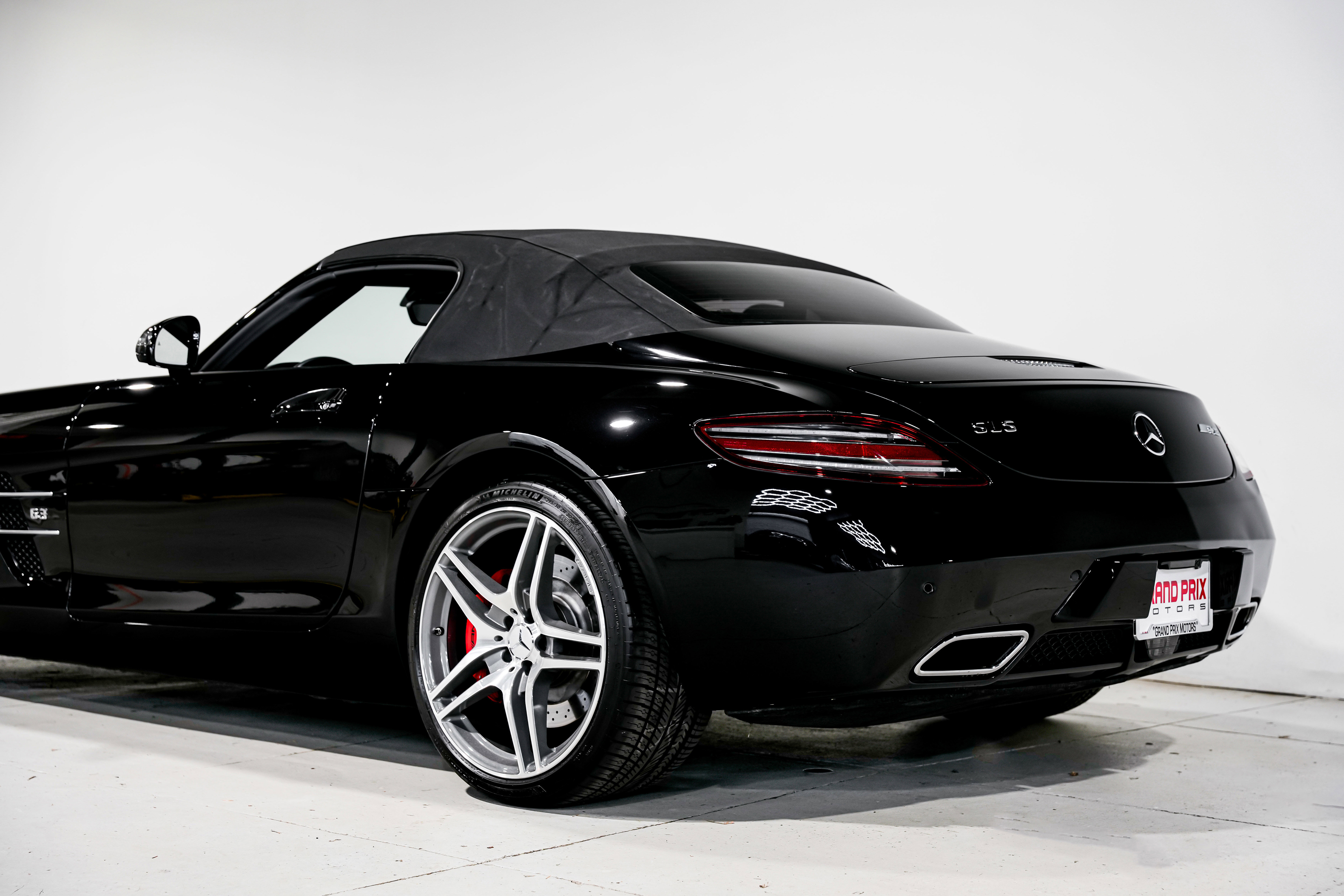 Used 2012 Mercedes-Benz SLS AMG Roadster image 31