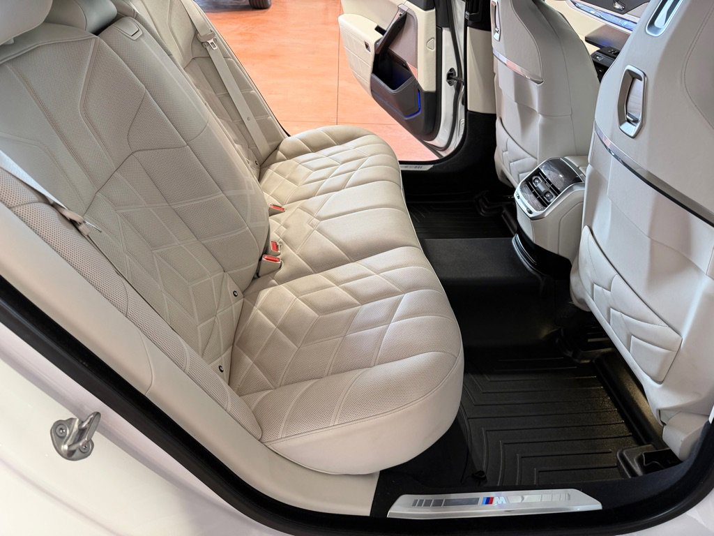 Used 2023 BMW 760i xDrive w/ Parking Assistance Package image 25