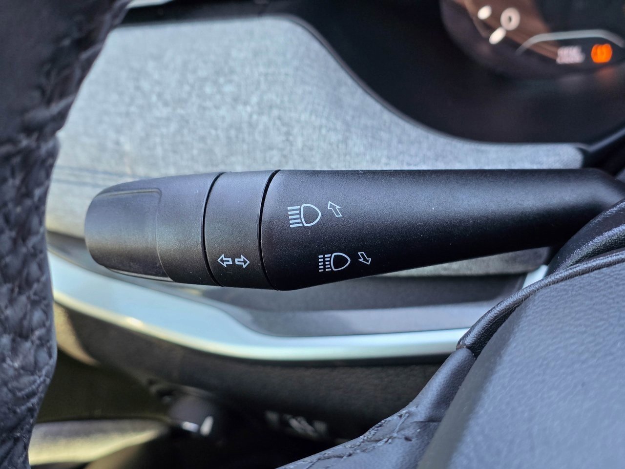 Used 2024 Jeep Compass Latitude w/ Convenience Group image 23