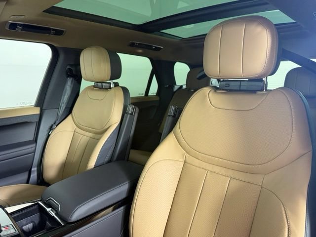 New 2026 Land Rover Range Rover Sport Dynamic SE AWD/4WD image 6