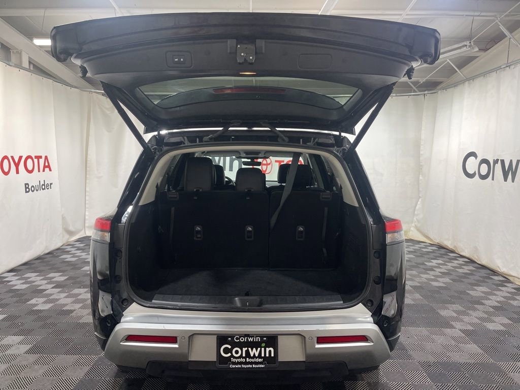 Used 2025 Nissan Pathfinder SL image 10