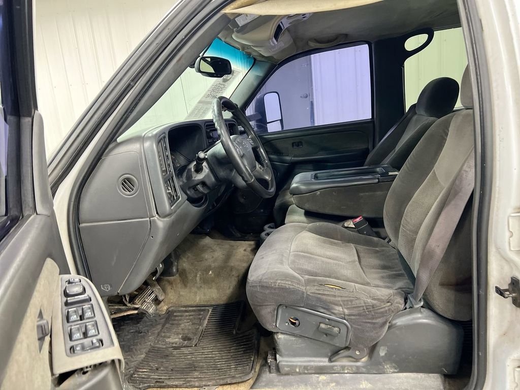 Used 2003 Chevrolet Silverado 2500 LS AWD/4WD image 18