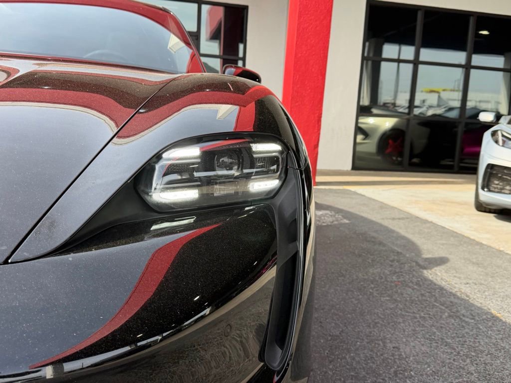 Used 2022 Porsche Taycan image 7