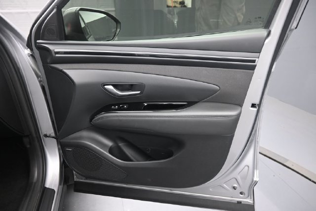 Used 2024 Hyundai Tucson Limited FWD image 32