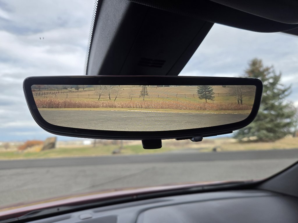 Used 2023 Chevrolet Traverse Premier image 28