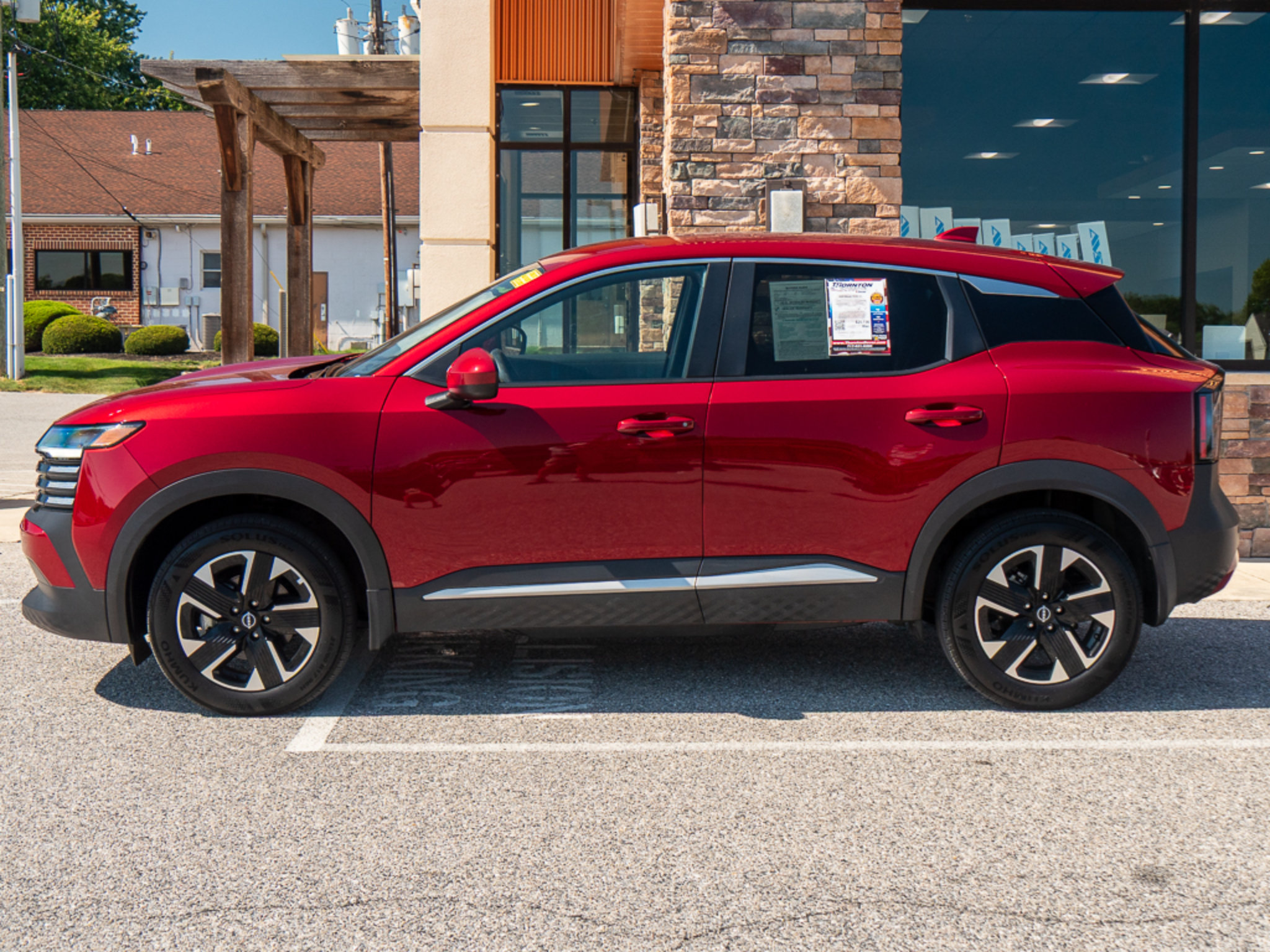 Used 2025 Nissan Kicks SV AWD/4WD image 6
