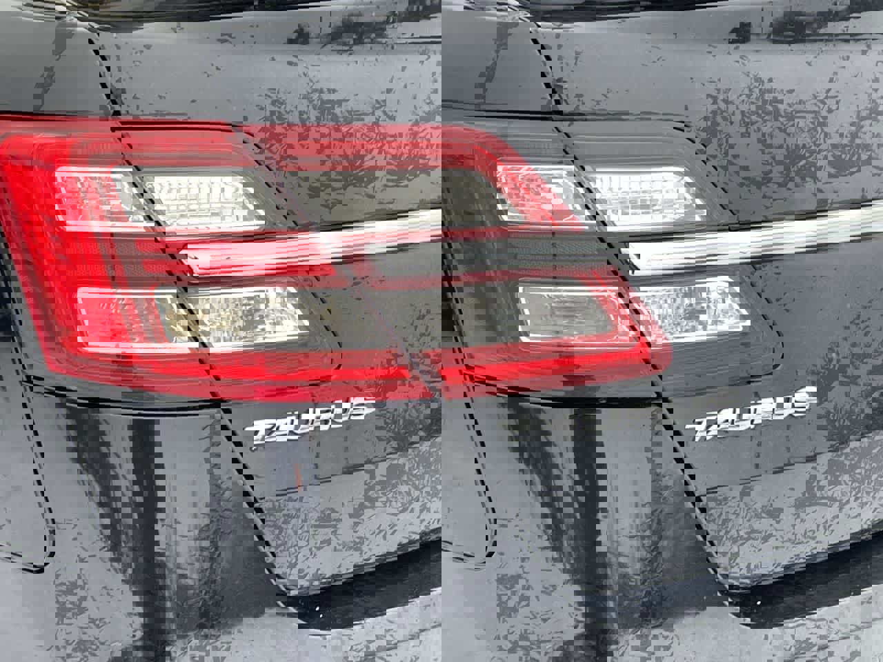 Used 2017 Ford Taurus Limited image 36