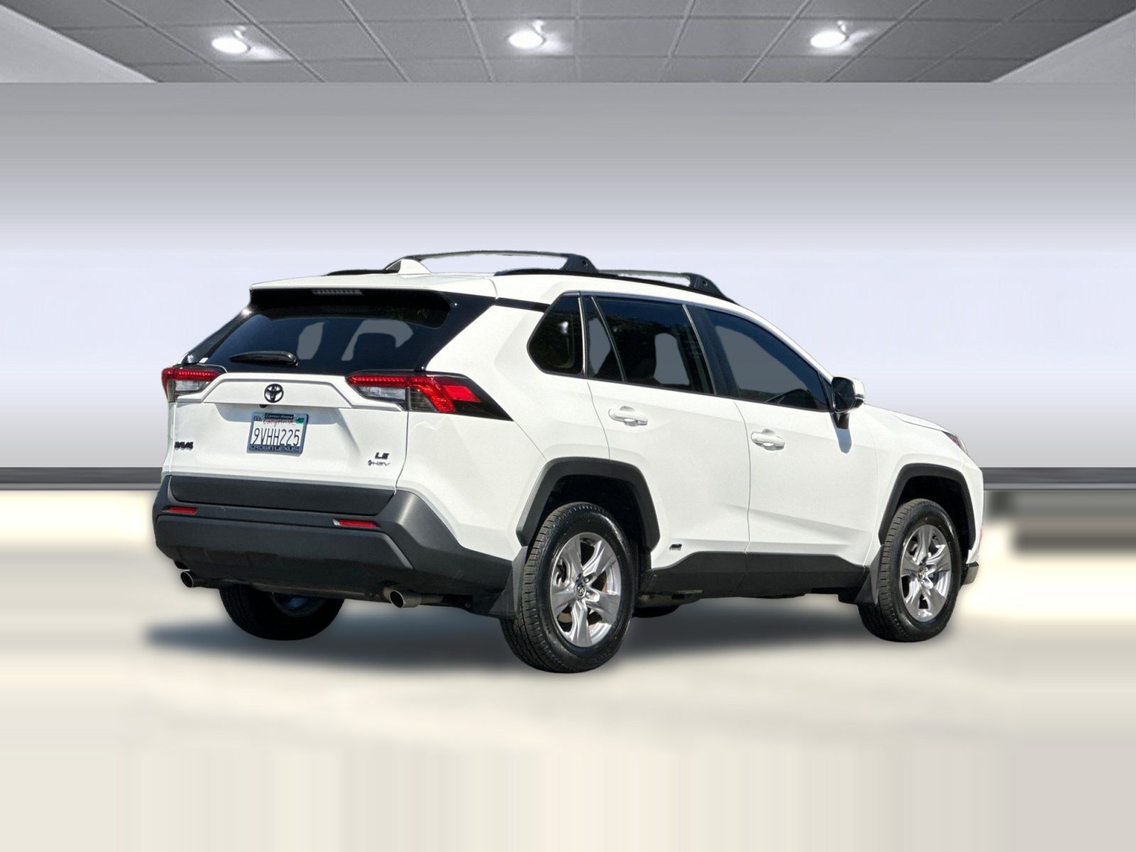 Used 2025 Toyota RAV4 LE AWD/4WD image 9