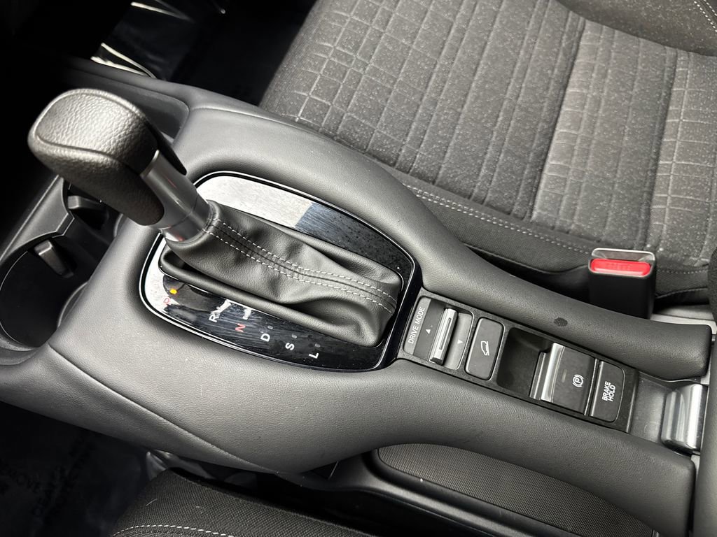 Used 2025 Honda HR-V LX image 64